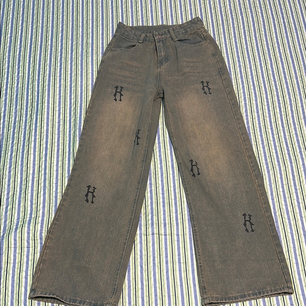 Wide-Leg Jeans
